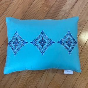 Accent pillow